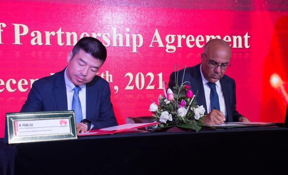 Signature d’une convention de partenariat entre le Ministère et Huawei