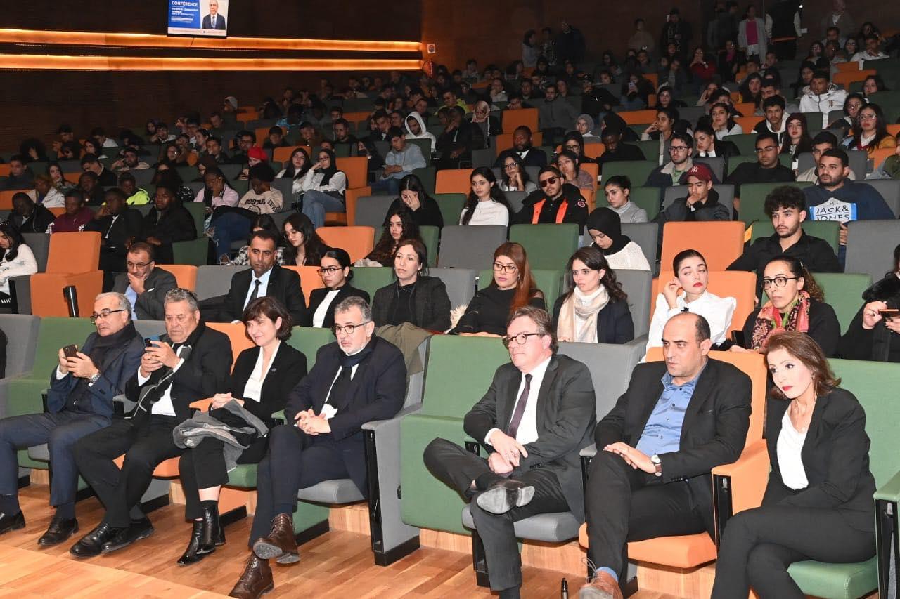 L'Université Internationale de Rabat reçoit M. le Ministre lors d'une conférence de presse organisée par le Club Influencers de Rabat Business School