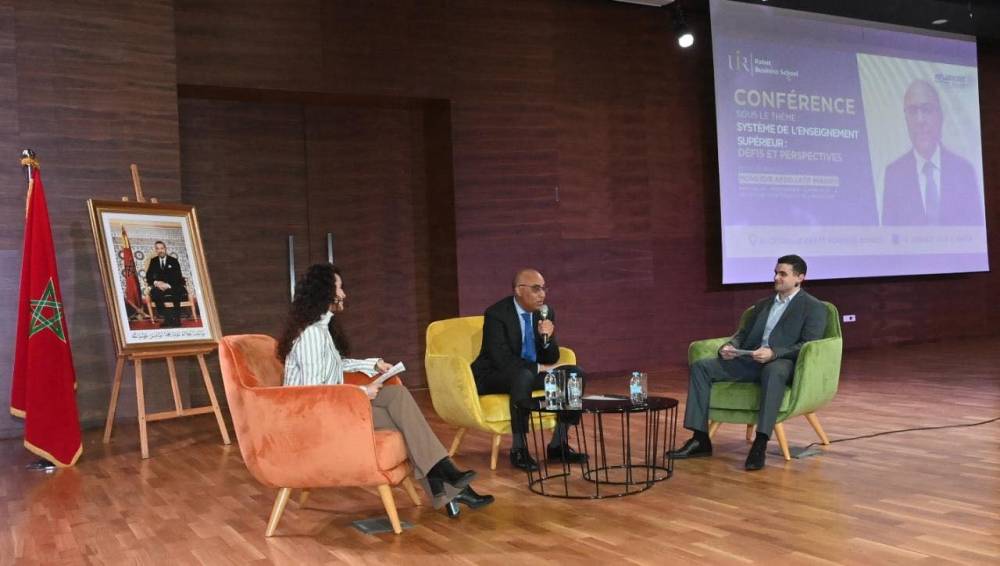 L'Université Internationale de Rabat reçoit M. le Ministre lors d'une conférence de presse organisée par le Club Influencers de Rabat Business School