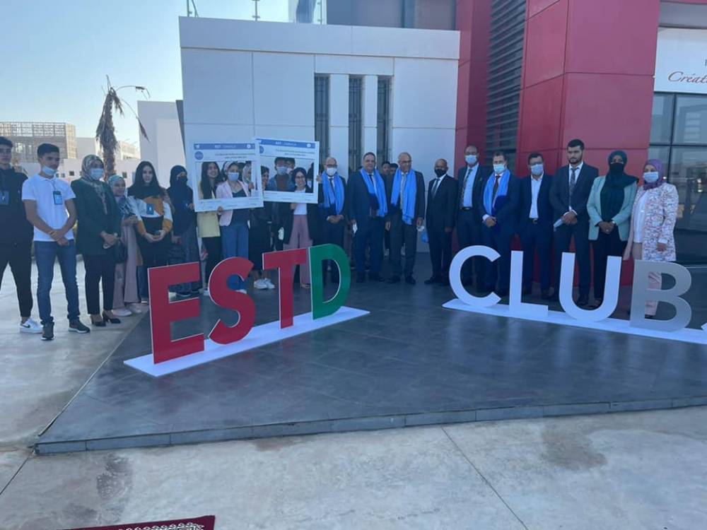 Monsieur le Ministre en visite aux établissements universitaires de la ville de Dakhla 