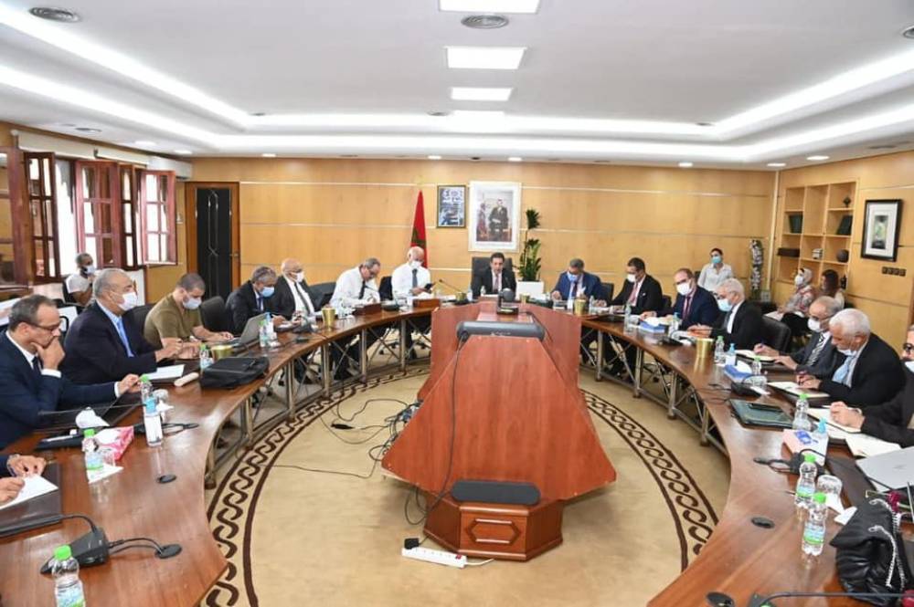 Monsieur le Ministre, accompagné de Monsieur le Ministre Délégué, tiennent une réunion de la conférence des Présidents d’Université